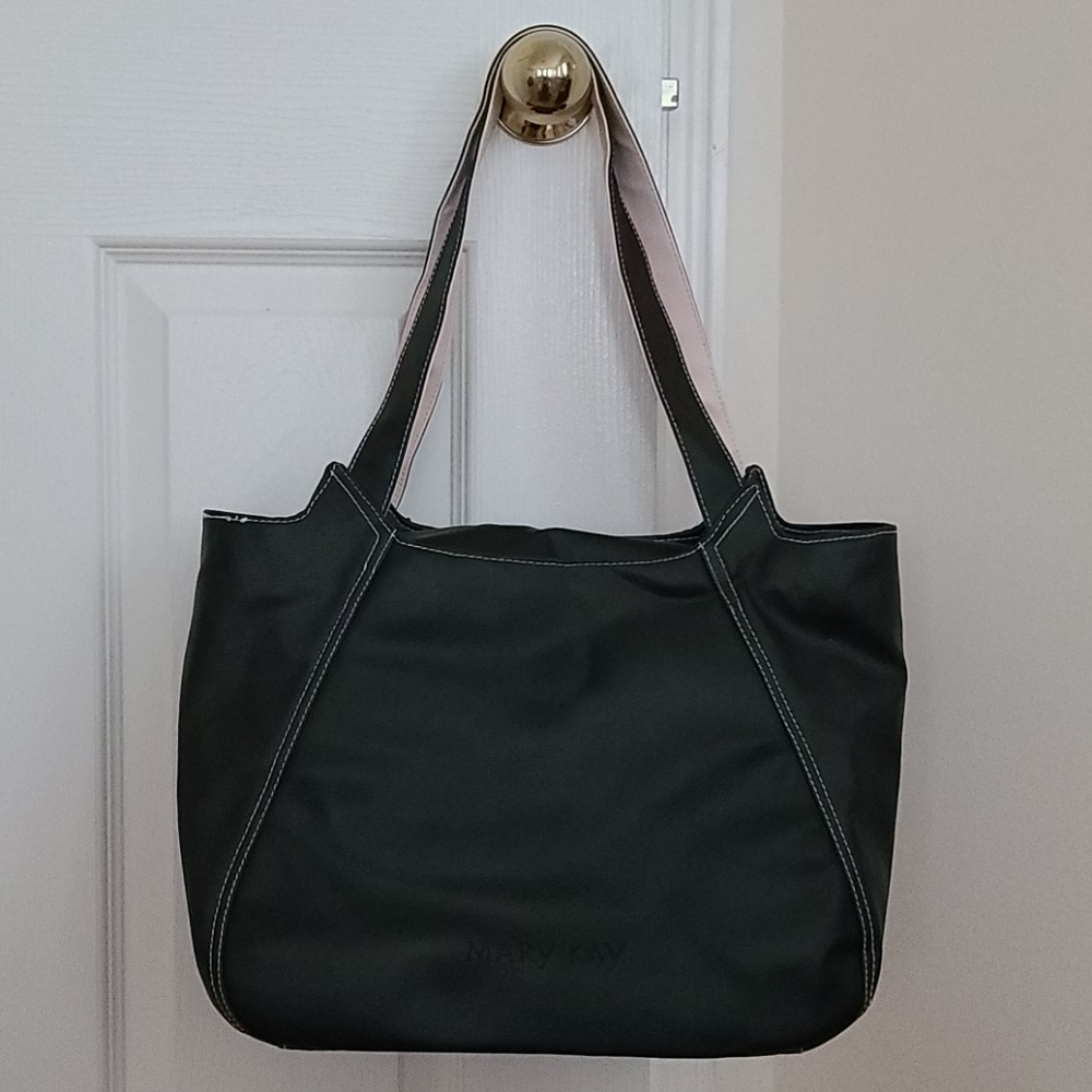 🌟 Brand new Mary Kay purse